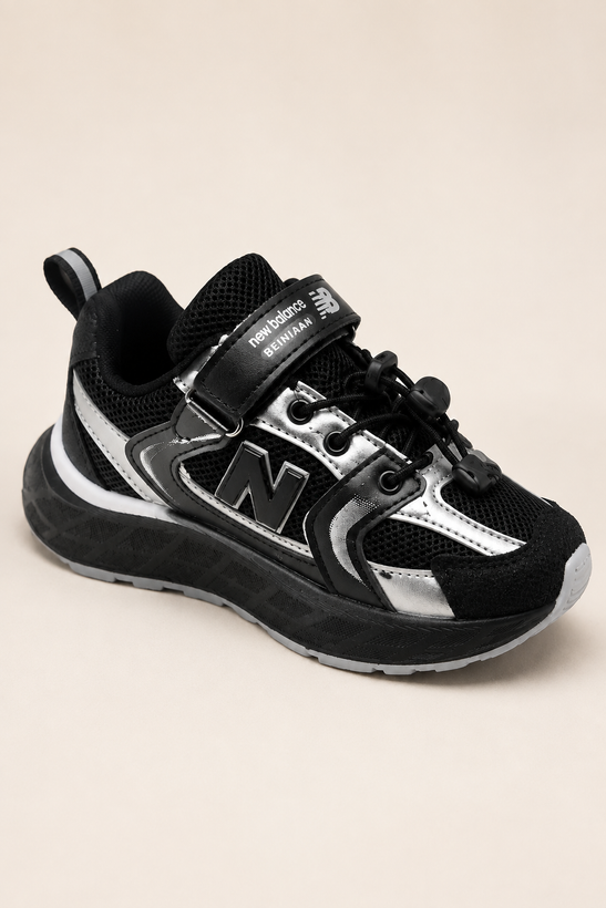 کفش اسپرت بچگانه نیوبالانس (New Balance) مدل راحتی با کفی طبی و بند تنظیمی