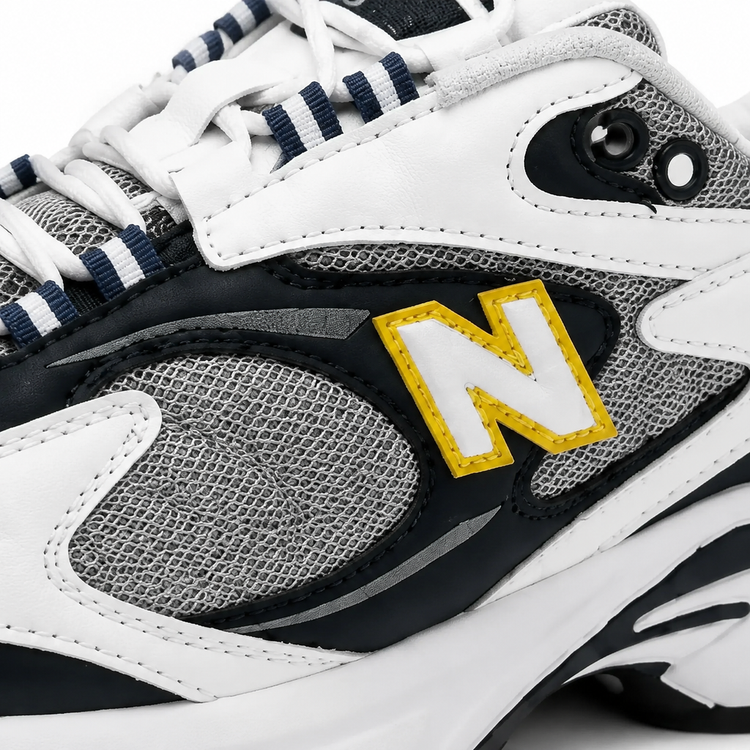 کفش کتانی مردانه نیوبالانس 725 مستر کوالیتی طرح سپهر New Balance 725 سفید سورمه ای زرد